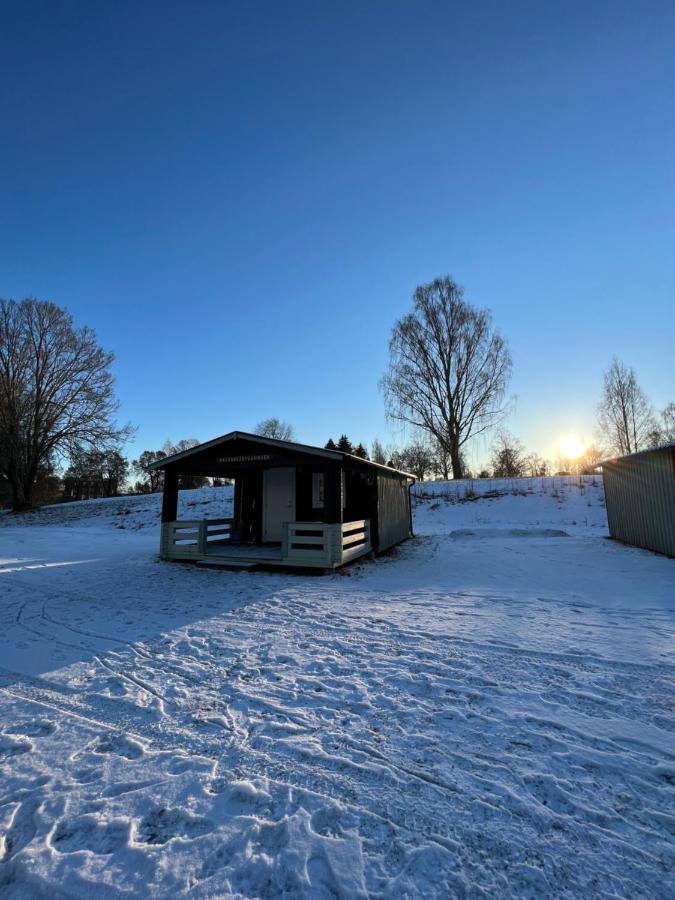 Вилла Smedens Stugby Smedjebacken Экстерьер фото